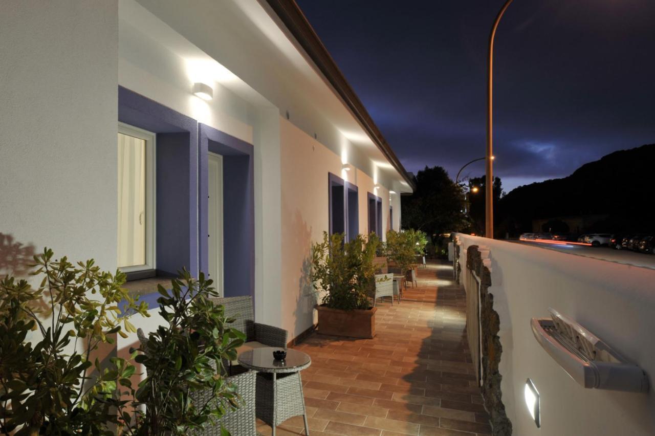 B&B La Roccia กัสเตลซาร์โด ภายนอก รูปภาพ