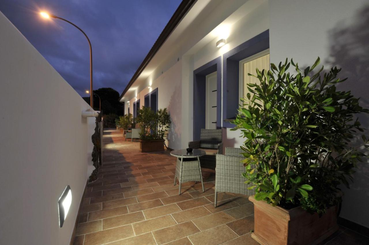 B&B La Roccia กัสเตลซาร์โด ภายนอก รูปภาพ